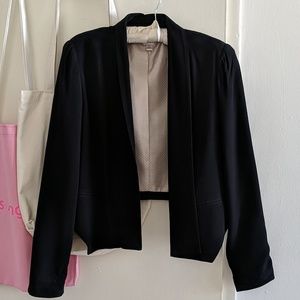 LC Lauren Conrad black crepe cropped tuxedo blazer